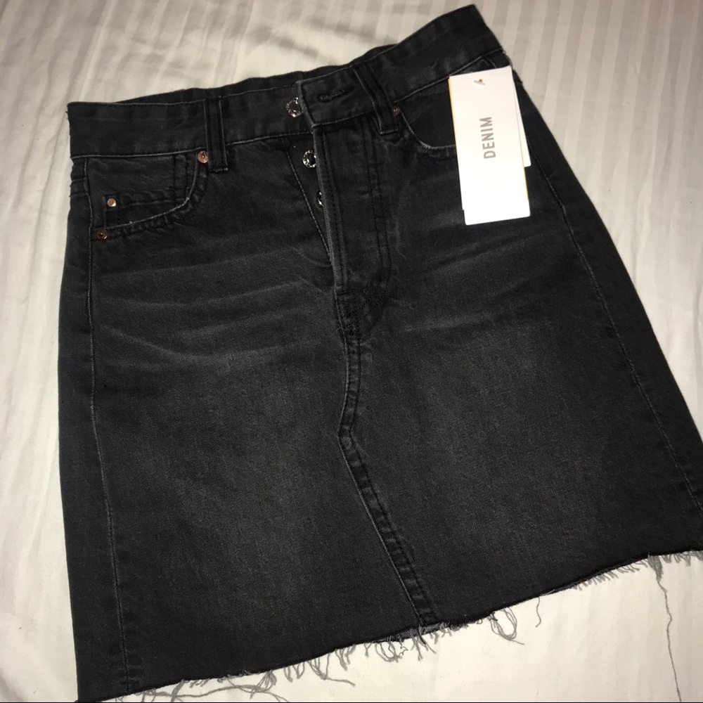 NWT ✨ Black denim skirt